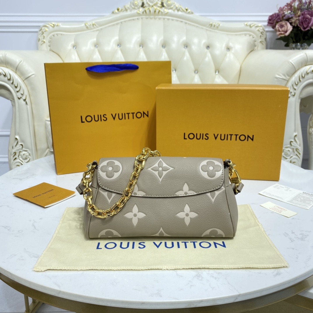 Louis Vuitton FAVORITE Monogram Shoudler Bag  M45836 Dove/Cream